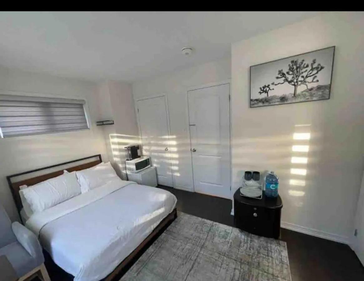 Ensuite Guest Room With Separate Entrance Mississauga Bagian luar foto